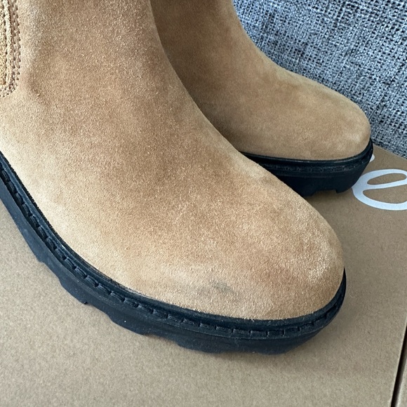 Madewell Lugsole Chelsea Boots 6.5 NIB Minimalist Gorpcore - Picture 6 of 12